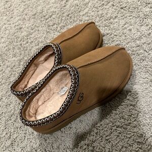 UGG Tasman Size 9